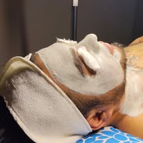 Aplicación de mascarilla facial